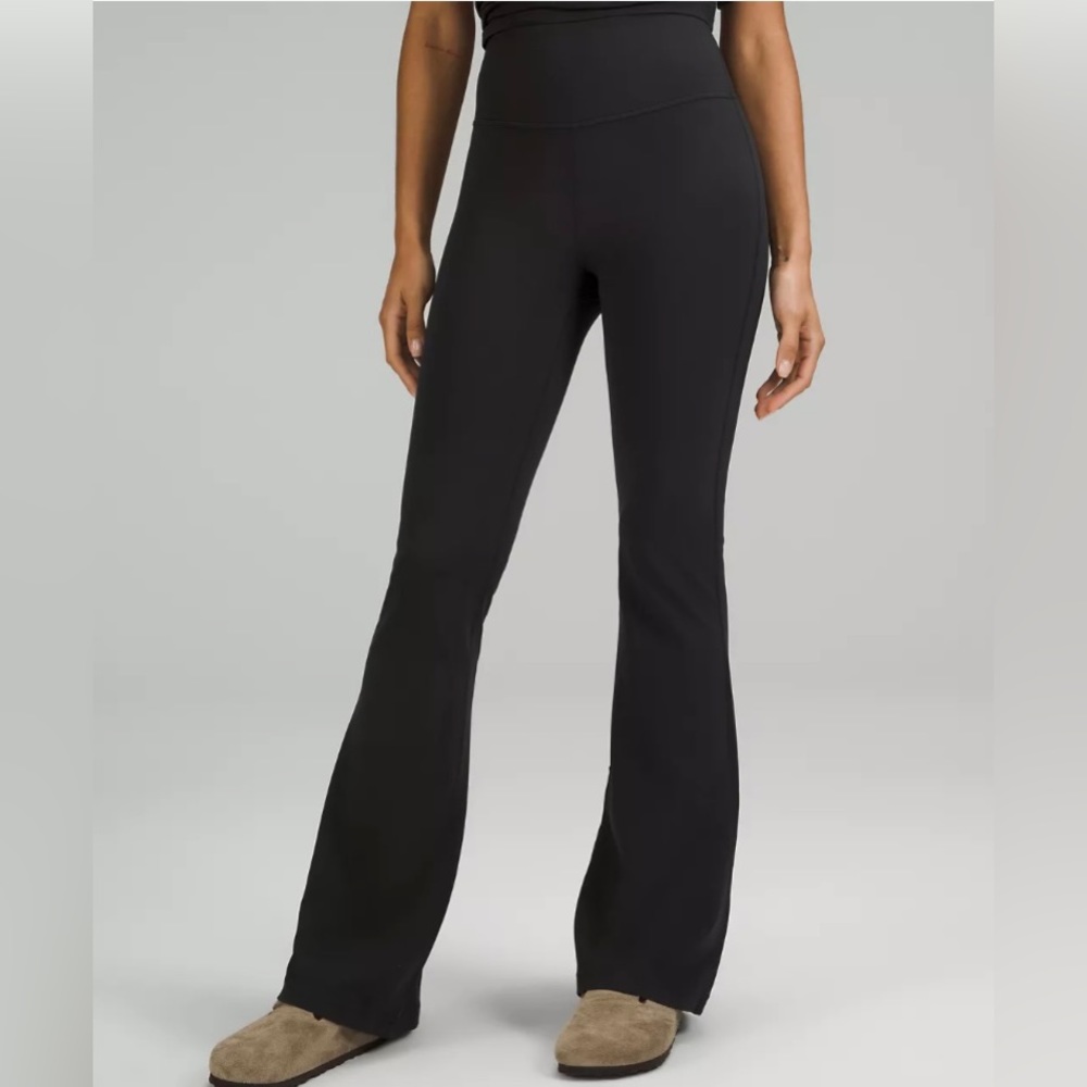 Lululemon Groove SHR Flare Pant